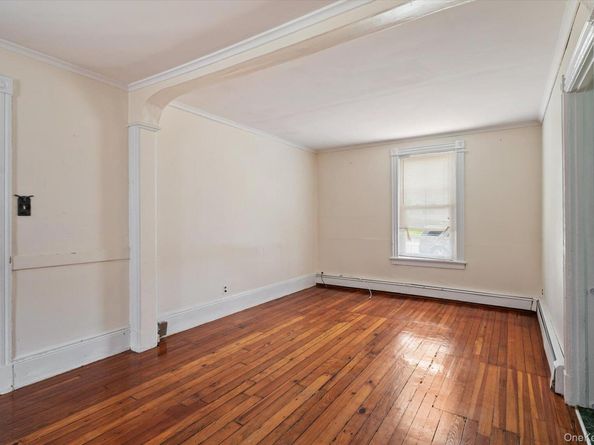 216 Elizabeth Street, Inwood NY 11096