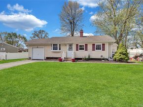 6 Norwalk Lane, Selden NY 11784