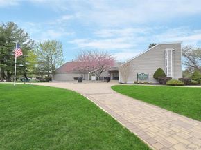 7 Peacock Path, Coram NY 11727