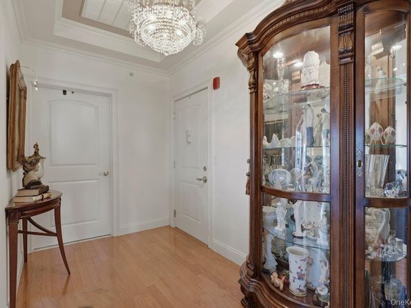 923 Roosevelt Way, Westbury NY 11590
