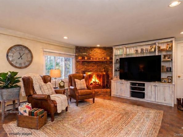 5 Highpoint Drive, Huntington NY 11743
