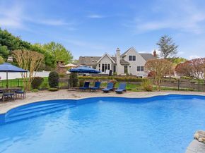 9 Sage Brush Court, East Setauket NY 11733