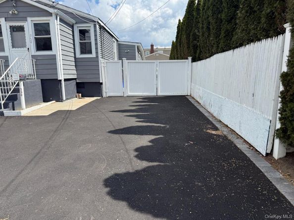 354 Beachview Street, Copiague NY 11726