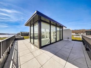 100 Garvies Point Road 1304, Glen Cove NY 11542