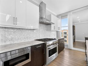 100 Garvies Point Road 1304, Glen Cove NY 11542