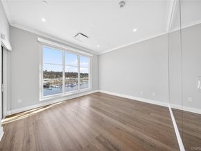 100 Garvies Point Road 1304, Glen Cove NY 11542