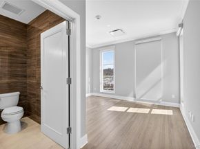 100 Garvies Point Road 1304, Glen Cove NY 11542