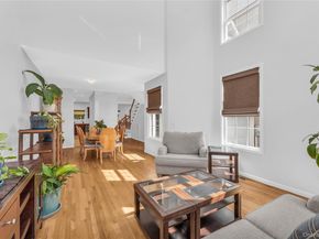 40 Eagle Circle, Bohemia NY 11716