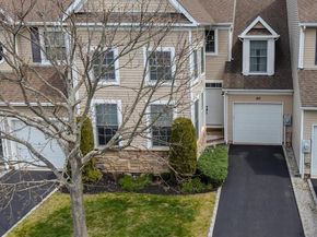 40 Eagle Circle, Bohemia NY 11716