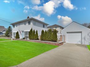 9 Cabot Road W, Massapequa NY 11758