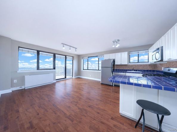 420 64th Street 11B, Brooklyn NY 11220