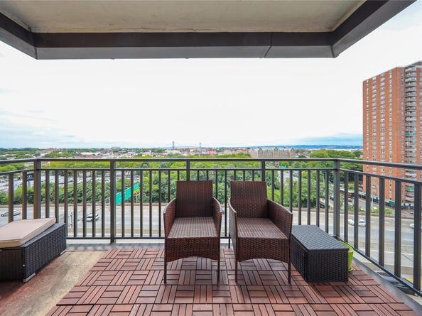 420 64th Street 11B, Brooklyn NY 11220