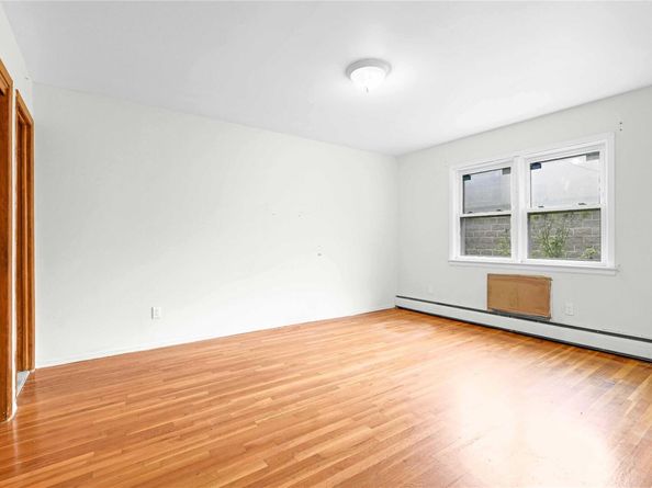 Undisclosed Address #880867, Flushing NY 11354