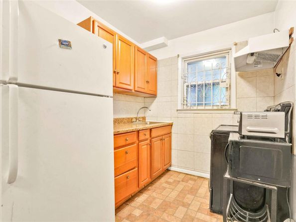 Undisclosed Address #880867, Flushing NY 11354