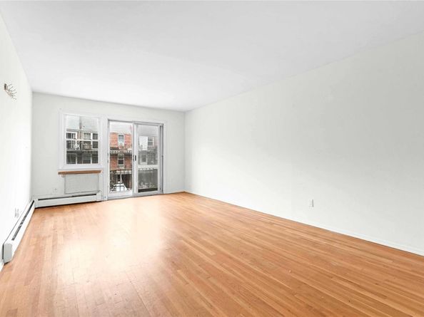 Undisclosed Address #880867, Flushing NY 11354