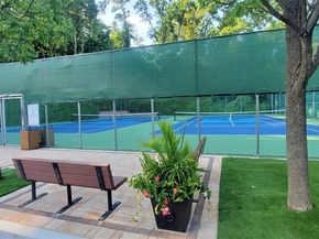 255-31 75 Avenue 2nd Floor, Glen Oaks NY 11004