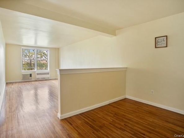 3215 Olinville Ave 4C, Bronx NY 10467