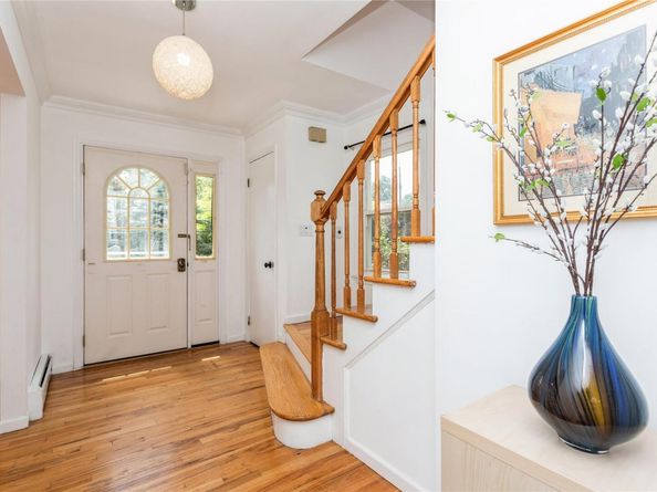 105 Sprague Road, Scarsdale NY 10583