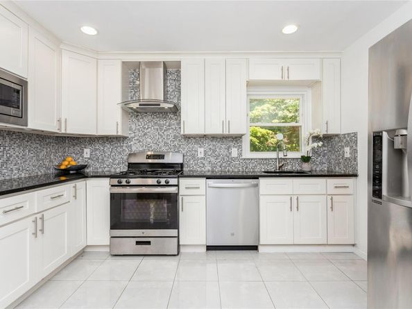 105 Sprague Road, Scarsdale NY 10583