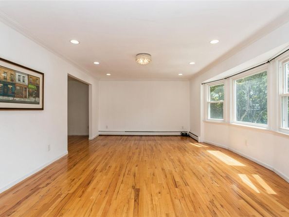 105 Sprague Road, Scarsdale NY 10583