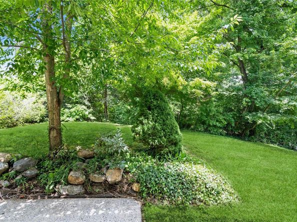 105 Sprague Road, Scarsdale NY 10583