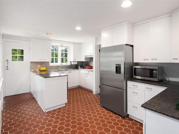 69 Whippoorwill Road, Armonk NY 10504