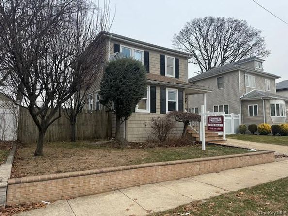 101 Harris Avenue, Freeport NY 11520