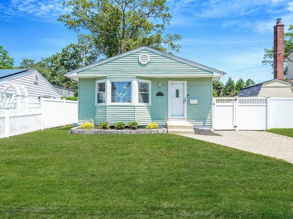 1345 Madison Avenue, West Islip NY 11795