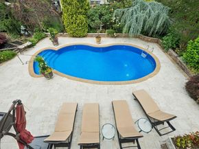 64-58 215th St, Bayside NY 11364