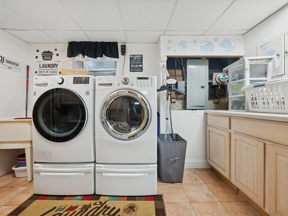 64-58 215th St, Bayside NY 11364