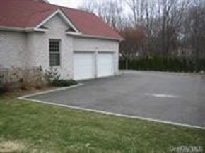 52 Snapdragon Lane, Roslyn Heights NY 11577