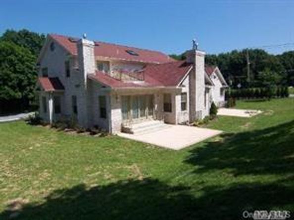 52 Snapdragon Lane, Roslyn Heights NY 11577