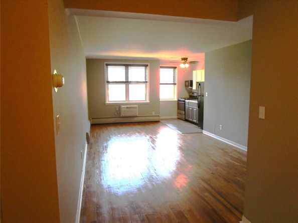 20 Daley Place 225, Lynbrook NY 11563