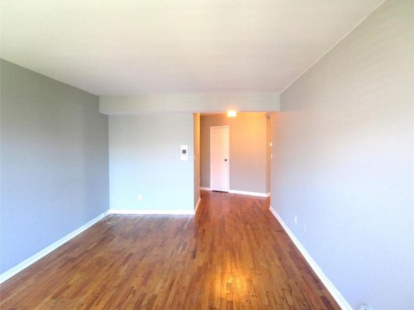 20 Daley Place 225, Lynbrook NY 11563