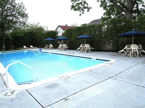 20 Daley Place 225, Lynbrook NY 11563
