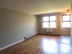 20 Daley Place 225, Lynbrook NY 11563