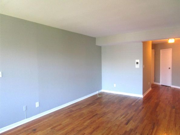 20 Daley Place 225, Lynbrook NY 11563