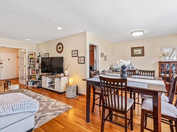 211-10 18th Avenue 2J, Bayside NY 11360