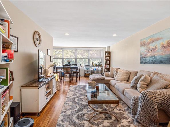 211-10 18th Avenue 2J, Bayside NY 11360