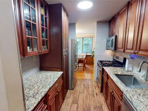 2 Fountain Lane 2P, Scarsdale NY 10583