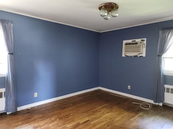 20 Marilynn Street, East Islip NY 11730