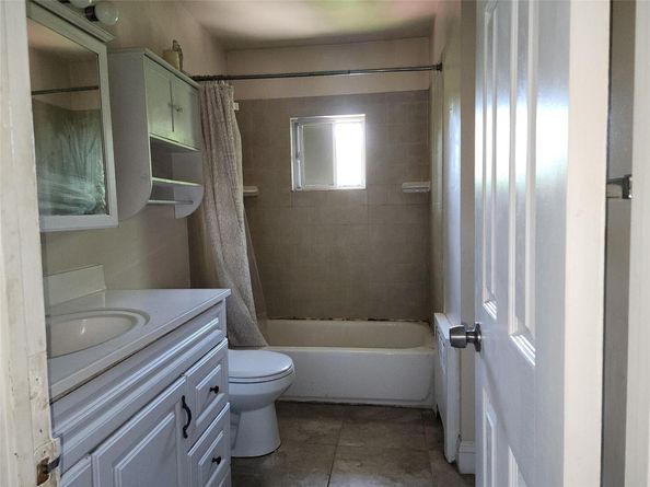 20 Marilynn Street, East Islip NY 11730