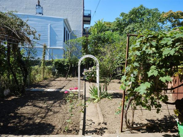 586 Onderdonk Avenue, Ridgewood NY 11385
