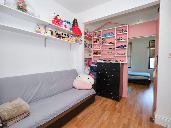 586 Onderdonk Avenue, Ridgewood NY 11385