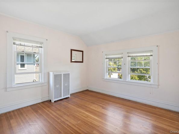 107 Melrose Aveue Avenue, East Rockaway NY 11518