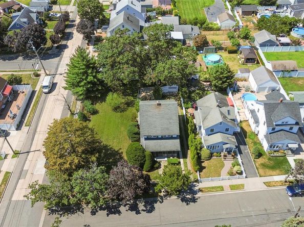 107 Melrose Aveue Avenue, East Rockaway NY 11518