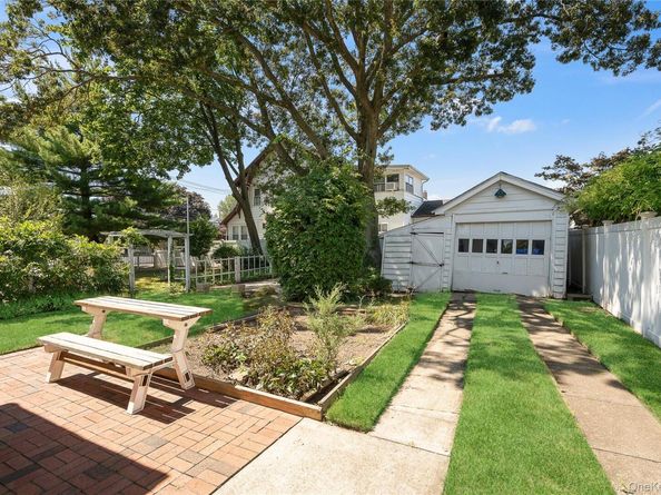 107 Melrose Aveue Avenue, East Rockaway NY 11518
