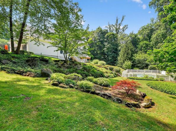 9 Flanders Lane, Cortlandt Manor NY 10567