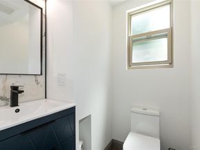65 Oak Ridge Lane, Albertson NY 11507