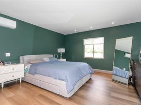 65 Oak Ridge Lane, Albertson NY 11507